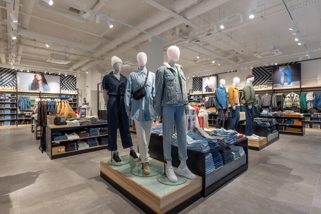 5 Accessories from Outlet Stores That Look Incredibly Expensive